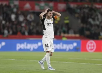 Gayà Overcome with Emotion After Valencia's Heartbreaking Cup Defeat